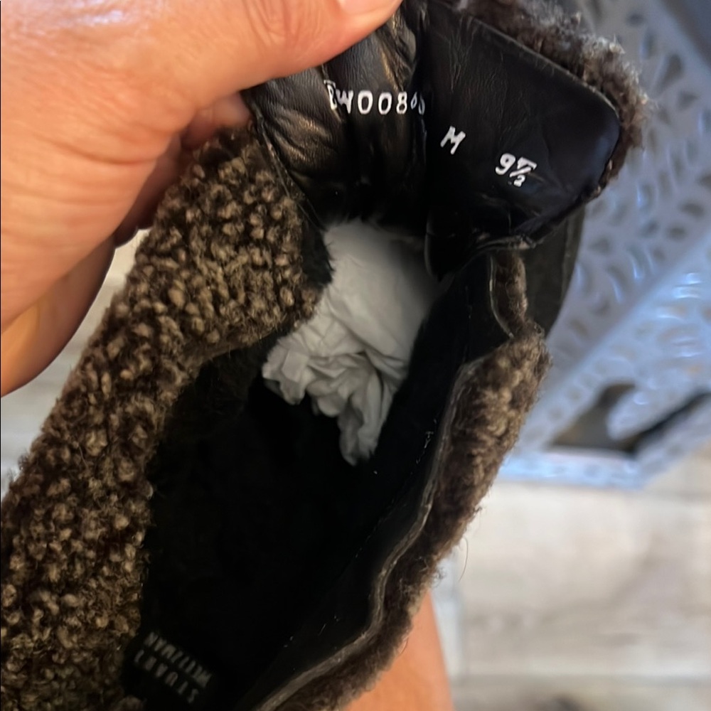 π 1 hour sale. Stuart Weitzman, 9.5, Black suede High-Top Sneakers, faux fur - Picture 8 of 10